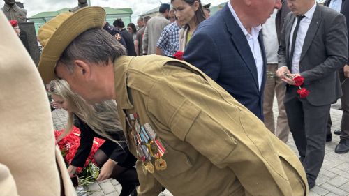 Кайгы һәм Хәтер көне  Һәлак булганнар истәлегенә лаеклы булыйк (фоторепортаж)