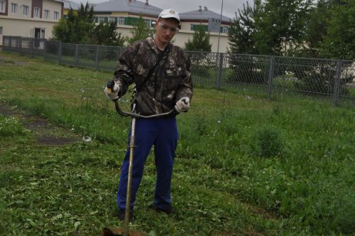 Балалар хезмәттә чыныга (фоторепортаж)