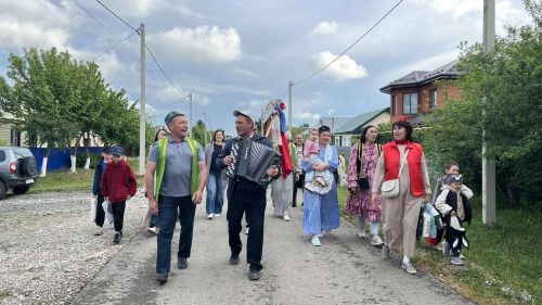 Гимназия коллективы Сабада бирнә җыйды
