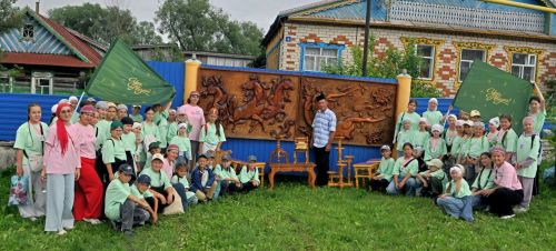 «Ура, авылга!» проектында катнашучылар  Эзмәнең Тукай урамына сәяхәткә  чыкты