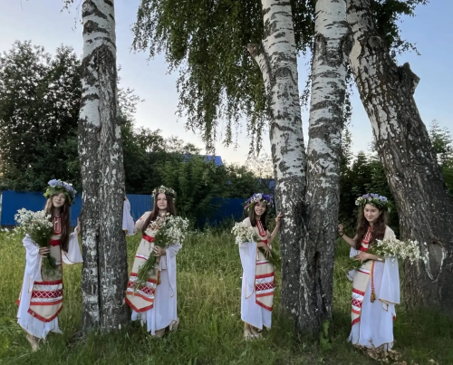 Кояш та яктырак уйнады, безгә Иван Купала килде