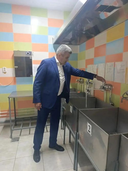 Сабага мәгариф һәм фән министры Илсур Һадиуллин килде