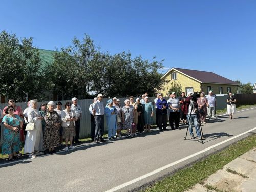 Бүген Сабада  тарихчы Рәйсә Сираҗиева яшәгән йортка истәлек тактасы куелды