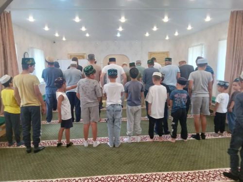 Шекше авылында рухи тәрбия: мәчеттә балалар өчен укулар уңышлы узды