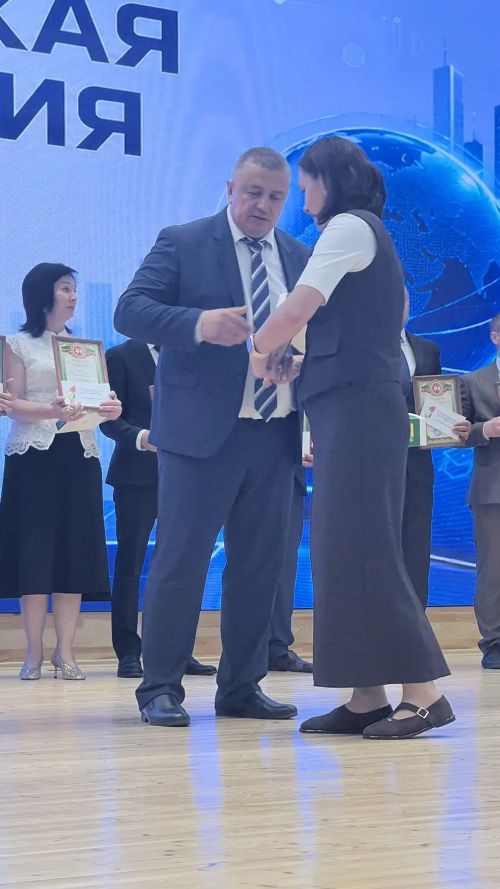 Август киңәшмәсенең пленар өлешеннән фоторепортаж