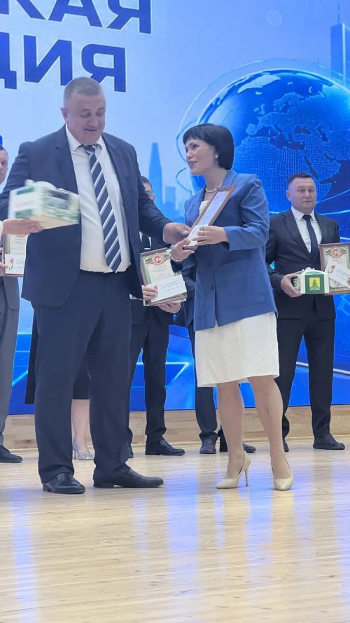 Август киңәшмәсенең пленар өлешеннән фоторепортаж
