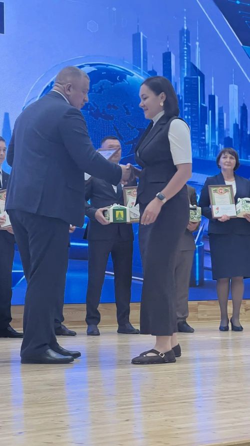 Август киңәшмәсенең пленар өлешеннән фоторепортаж