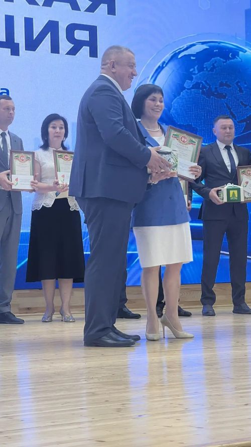 Август киңәшмәсенең пленар өлешеннән фоторепортаж