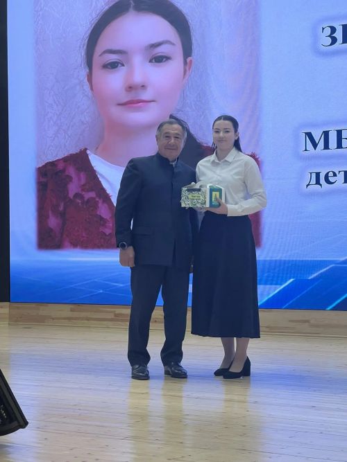 Август киңәшмәсенең пленар өлешеннән фоторепортаж