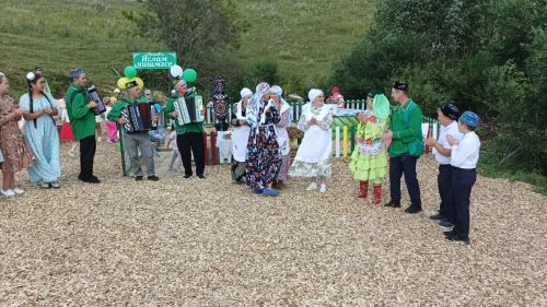 Авылга ямь өстәп: Курсабашта яңа чишмә ачылды