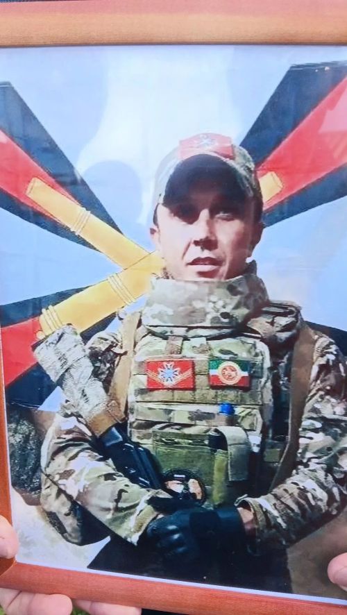 Олыяз авылында махсус хәрби операциядә һәлак булган Рүзәл Исламовны җирләделәр
