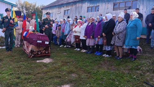 Олыяз авылында махсус хәрби операциядә һәлак булган Рүзәл Исламовны җирләделәр