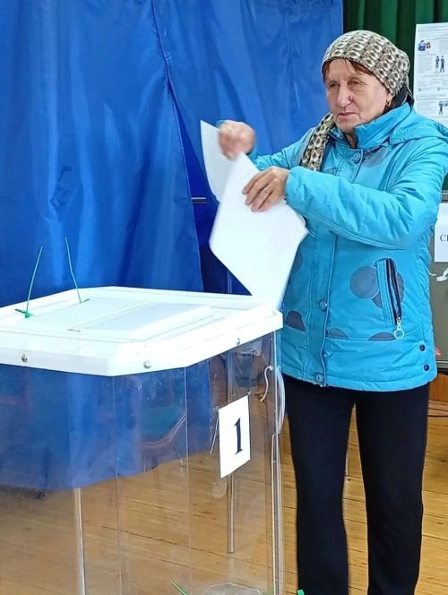 «Халык иртәдән бик теләп катнаша»: Түбән Шытсуда РФ Дәүләт Думасына сайлаулар оешкан төстә бара