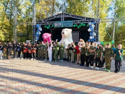 «Тургай» приюты тәрбияләнүчеләре Чаллыда узган «Робинзон» хәрби-патриотик слетында сынатмадылар
