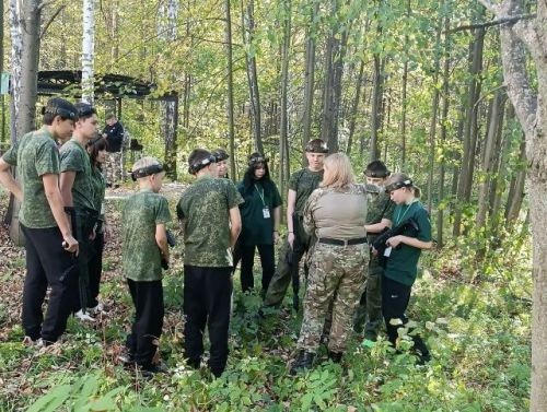 «Тургай» приюты тәрбияләнүчеләре Чаллыда узган «Робинзон» хәрби-патриотик слетында сынатмадылар