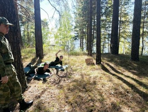 «Тургай» приюты тәрбияләнүчеләре Чаллыда узган «Робинзон» хәрби-патриотик слетында сынатмадылар