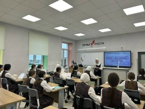 Саба мәктәбендә яшьләр туган телләрнең байлыгын бердәм диктантта сынады