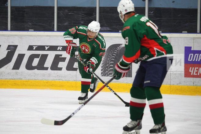 Татарстан һәм Чехия арасындагы ветеран хоккейчылар матчында Миңнеханов иң яхшы уенчы булды
