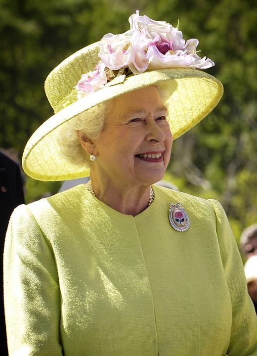 Бөекбритания королевасы Елизавета II 92 яшьлеген билгеләп үтте