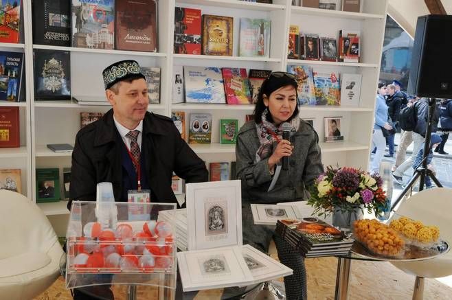 Мәскәүдә Кызыл мәйданда Сөембикә ханбикә турында китап тәкъдим иттеләр