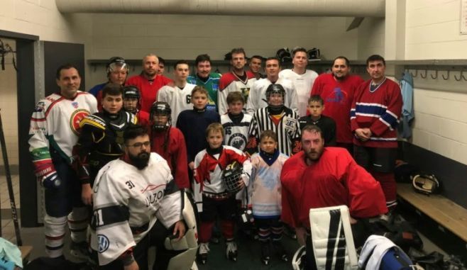 Канадада татар гаиләләре хоккей ярышы уздырган