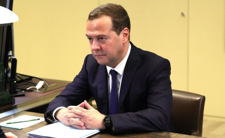 Д.Медведев олы яшьтәгеләрне эштән җибәргән өчен җинаять җаваплылыгы кертү ихтималын әйтте