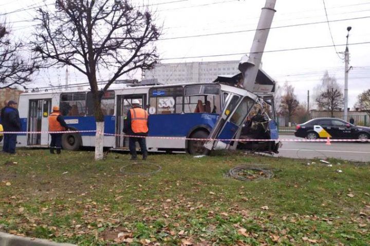 Чабаксарда троллейбус белән авариядә 26 кеше имгәнгән