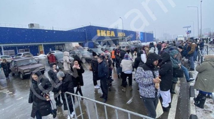 Кыска ялганыш аркасында Казанда «Мега» сәүдә үзәгеннән 1200 кеше эвакуацияләнде