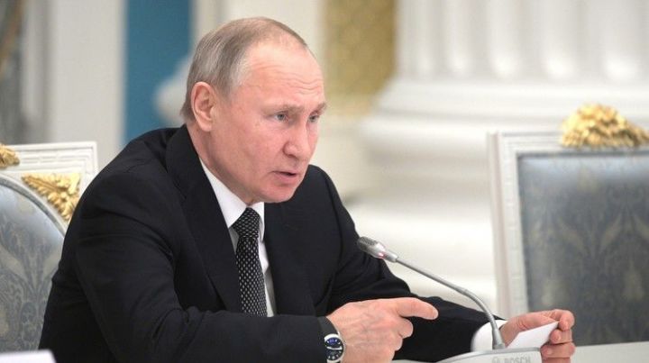 Путин Мөхәммәтшинга Конституциянең милли телләр турында ничек кайгыртачагын аңлатты