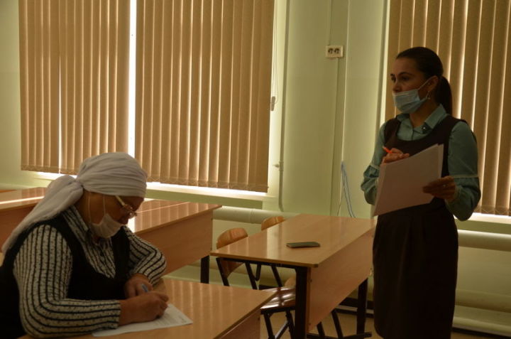 Саба гимназиясендә  татарча диктантны  дүрт аудиториядә   яздылар