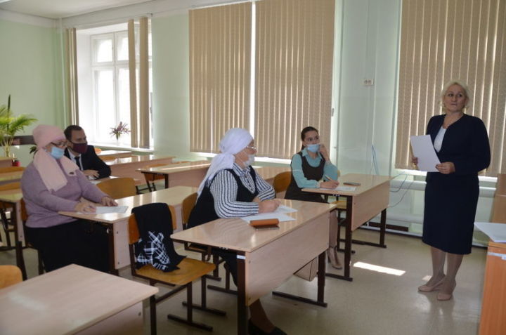 Саба гимназиясендә  татарча диктантны  дүрт аудиториядә   яздылар