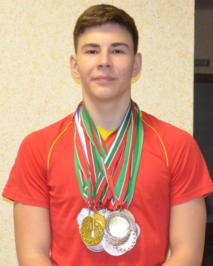 Язнур Гарипов – Россия чемпионы