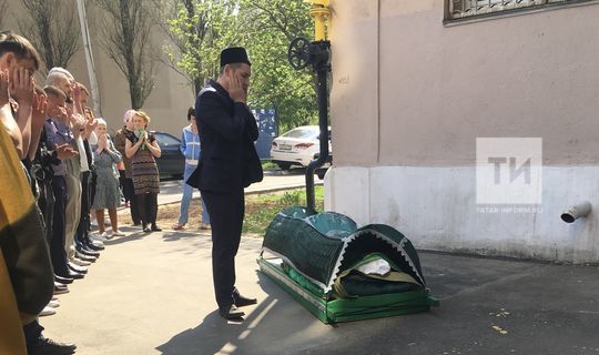 Казан мәктәбендә һәлак булган 15 яшьлек кызны Курган зиратына җирлиләр