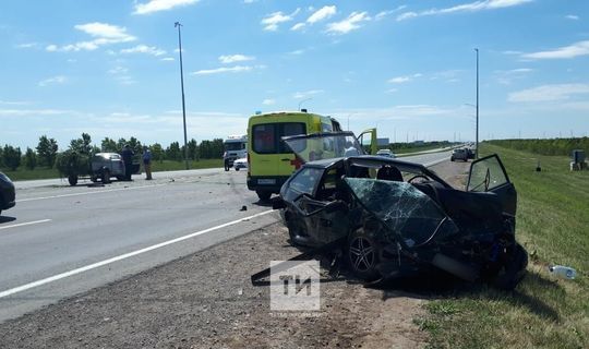 Татарстанда дүрт кеше зыян күргән авария видеокамерага эләккән