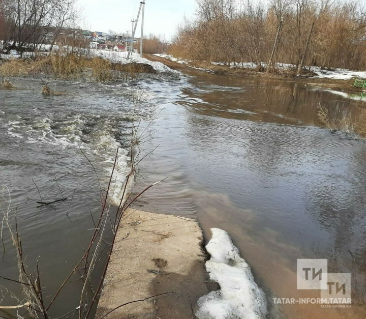 Татарстанда унтугыз йорт тирәсен һәм юлны су баскан