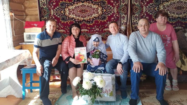 Сабабаш авылында яшәүче Шаманова Ризәлә Галләм кызы 90 яшьлек юбилеен билгеләп үтте