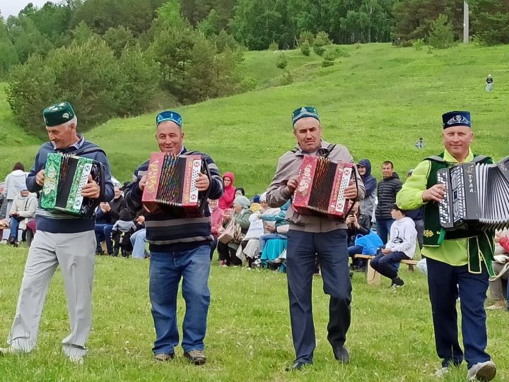 Юлбат Сабантуенда һәр катнашучы күңеленә хуш килгән мавыгу таба алды [+фото]