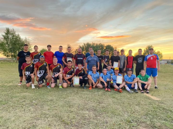 Сатыш авылында ир-атлар командалары арасында мини-футбол турниры