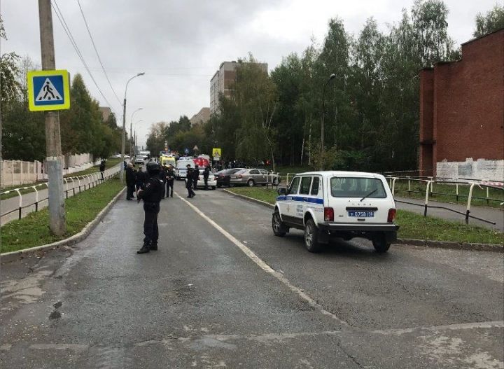 Ижевск мәктәбендә атышта 13 кеше үлгән