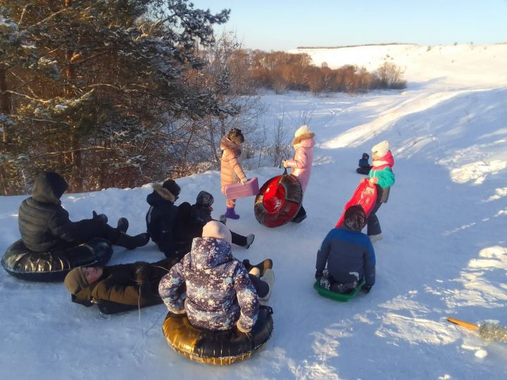 Кыш бабай белән чана шудылар