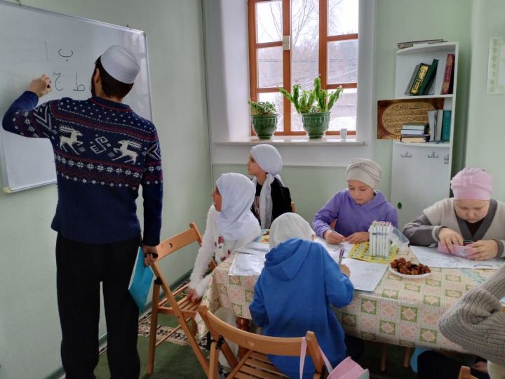 Лесхозда балаларны мәчеткә җәлеп итә беләләр
