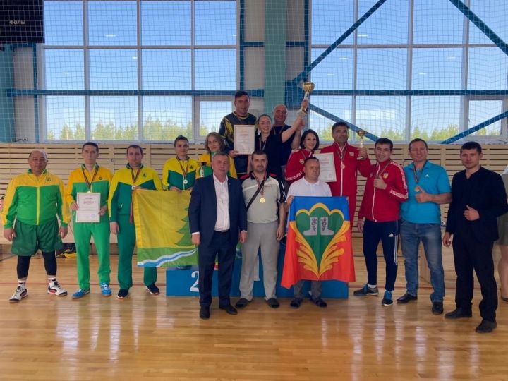 Муниципаль хезмәткәрләр спартакиадасы кысаларында өстәл теннисы буенча ярыш узды