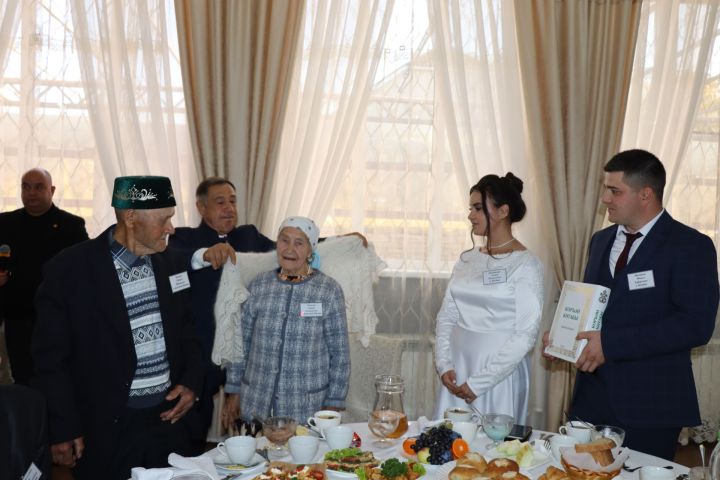 Алтын туйлы алтын көз