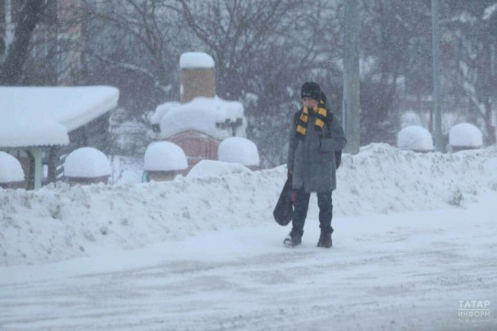 Бүген Сабада буран, юлларда карт көртләре