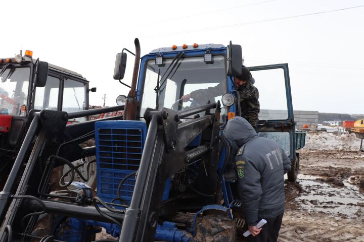 Быел районда барысы 377 трактор, 271  арба техник  карау  узачак