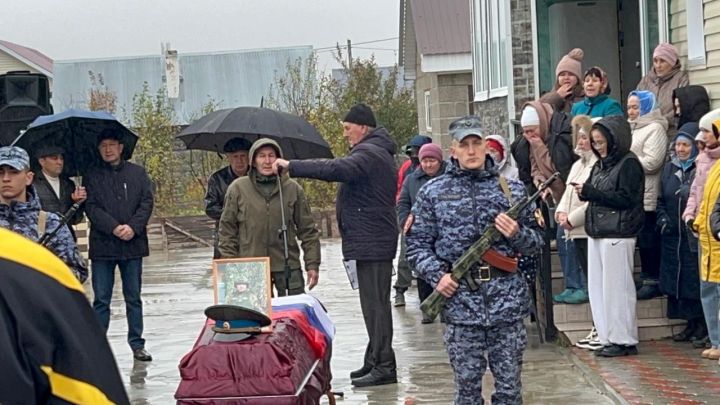 Бүген Саба тагын бер батыр улы белән хушлашты