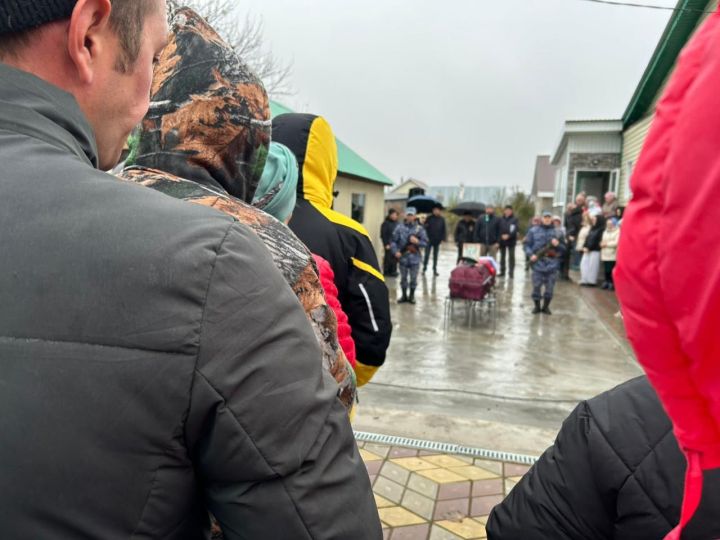 Бүген Саба тагын бер батыр улы белән хушлашты