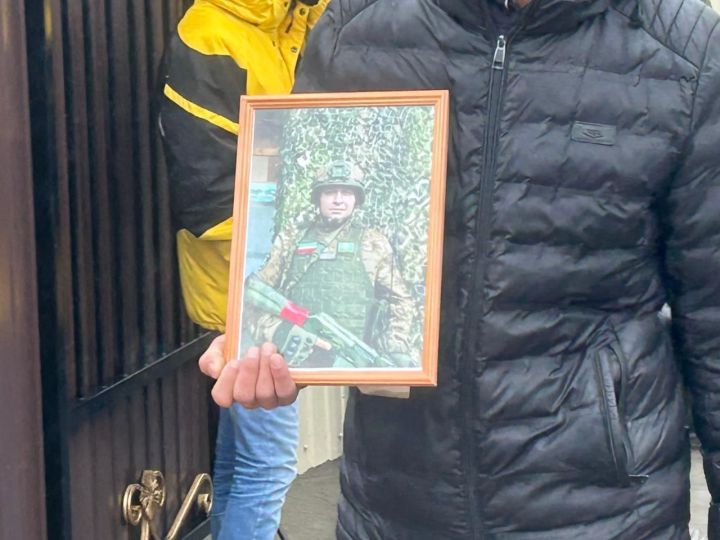 Бүген Саба тагын бер батыр улы белән хушлашты
