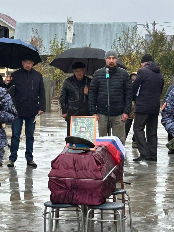 Бүген Саба тагын бер батыр улы белән хушлашты