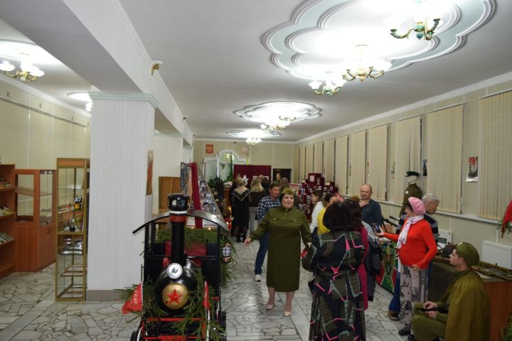 Шәмәрдәндә Бөек Ватан сугышы каһарманнарын искә алдылар